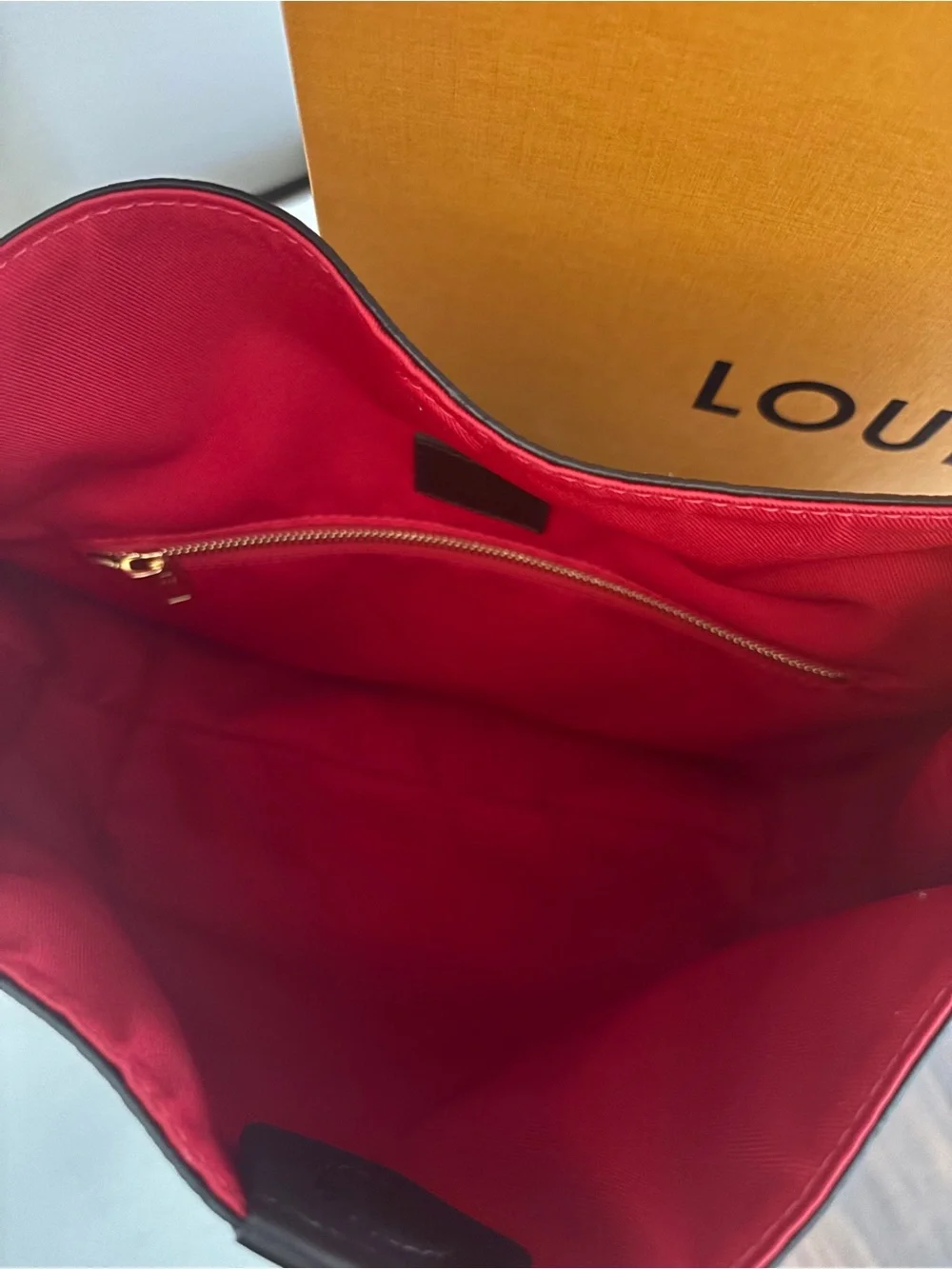 Louis Vuitton Graceful PM Brown Damier Shoulder Bag with Red Interior - Picture 5 of 16